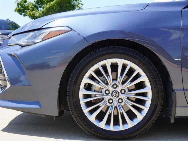 Used 2020 Toyota Avalon Limited w/ Advanced Safety Package FWD image 5
