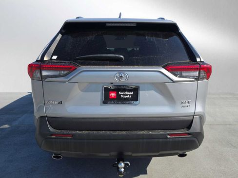 Certified 2020 Toyota RAV4 XLE w/ XLE Grade Weather Package AWD/4WD image 4