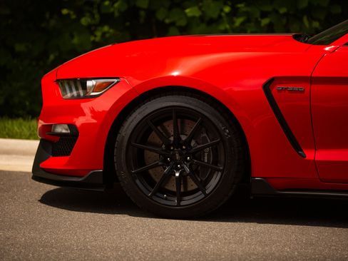 Used 2017 Ford Mustang Shelby GT350 w/ Electronics Package RWD image 6