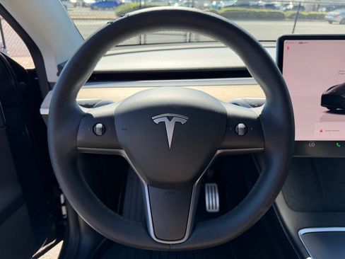 Used 2022 Tesla Model Y Performance AWD/4WD image 12