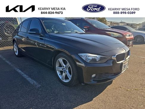 Used 2013 BMW 320i Sedan image 1