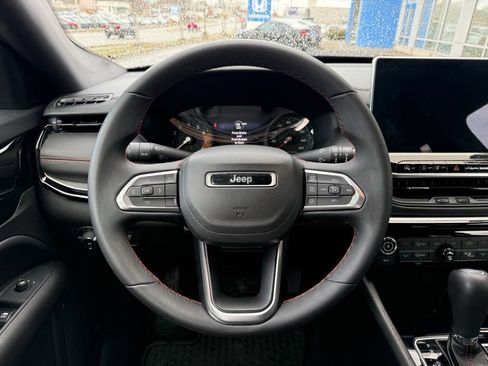 Used 2024 Jeep Compass Trailhawk image 17