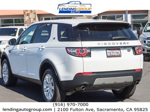 Used 2017 Land Rover Discovery Sport SE image 2