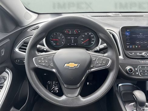 Used 2025 Chevrolet Malibu LT FWD image 25