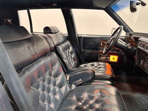 Used 1987 Cadillac Brougham RWD image 19