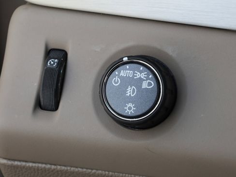 Used 2018 GMC Yukon SLT w/ Open Road Package image 15