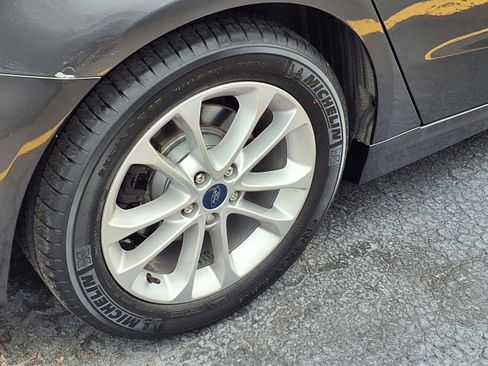 Used 2020 Ford Fusion SE FWD image 25
