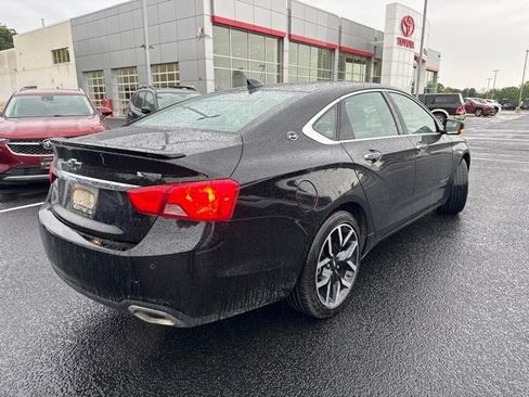 Used 2017 Chevrolet Impala Premier FWD image 4