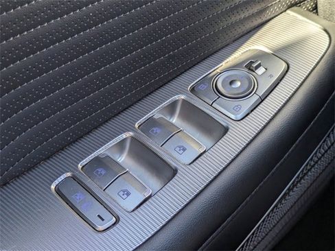 Used 2024 Hyundai Palisade Calligraphy image 25