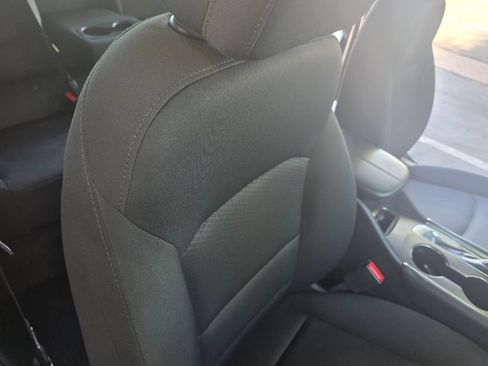Used 2016 Chevrolet Malibu LT FWD image 38