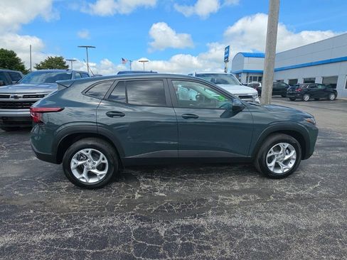 New 2026 Chevrolet Trax LS w/ LS Convenience Package FWD image 9