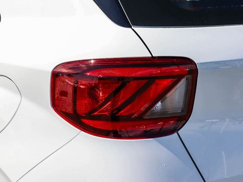 New 2026 Hyundai Venue SEL FWD image 9