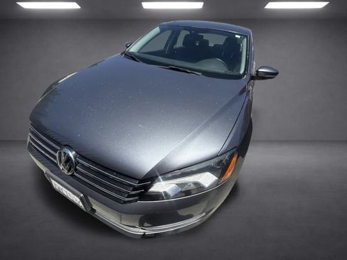Used 2015 Volkswagen Passat 1.8T S FWD image 5
