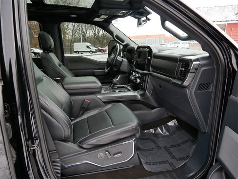 Used 2022 Ford F150 Lariat w/ Equipment Group 502A High image 8