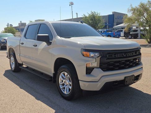 Used 2026 Chevrolet Silverado 1500 Custom RWD image 2