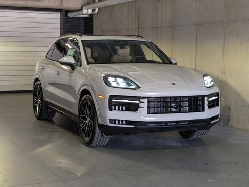 New 2026 Porsche Cayenne AWD/4WD image 11