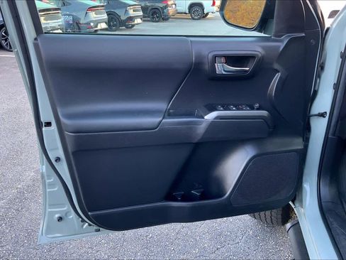 Used 2023 Toyota Tacoma TRD Off-Road w/ Technology Package image 21