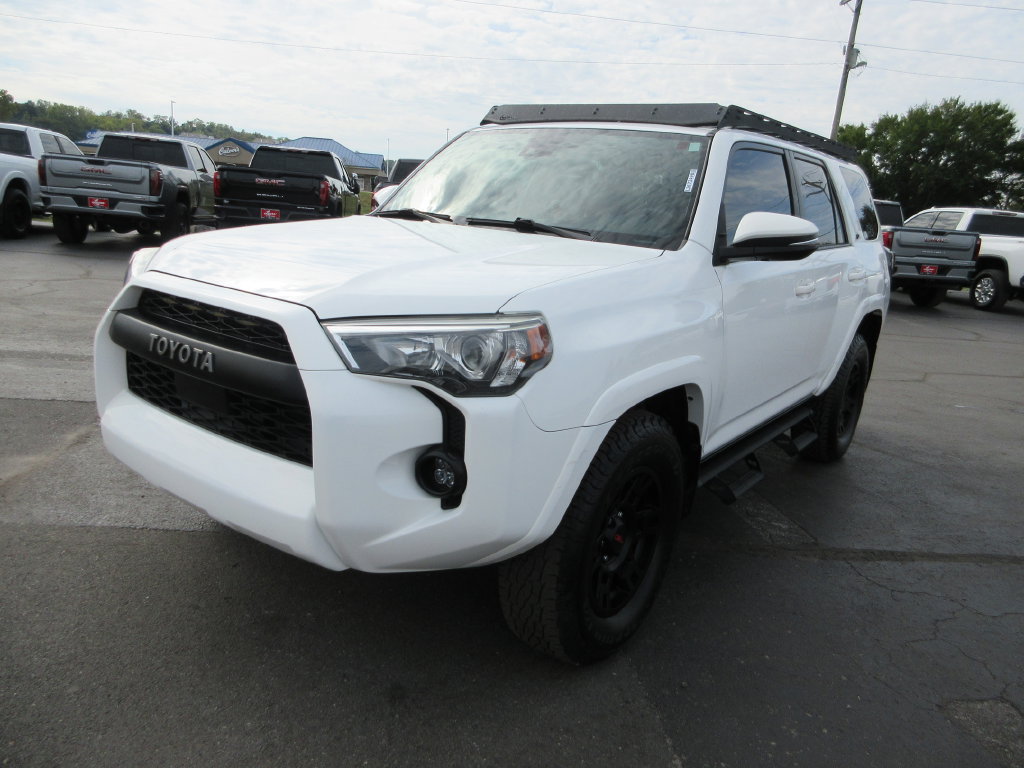 Used 2020 Toyota 4Runner SR5 Premium w/ Moonroof Package AWD/4WD image 12
