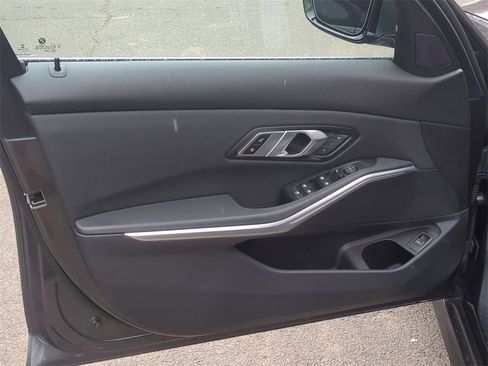 Used 2020 BMW 330i xDrive Sedan w/ Driving Assistance Package image 11