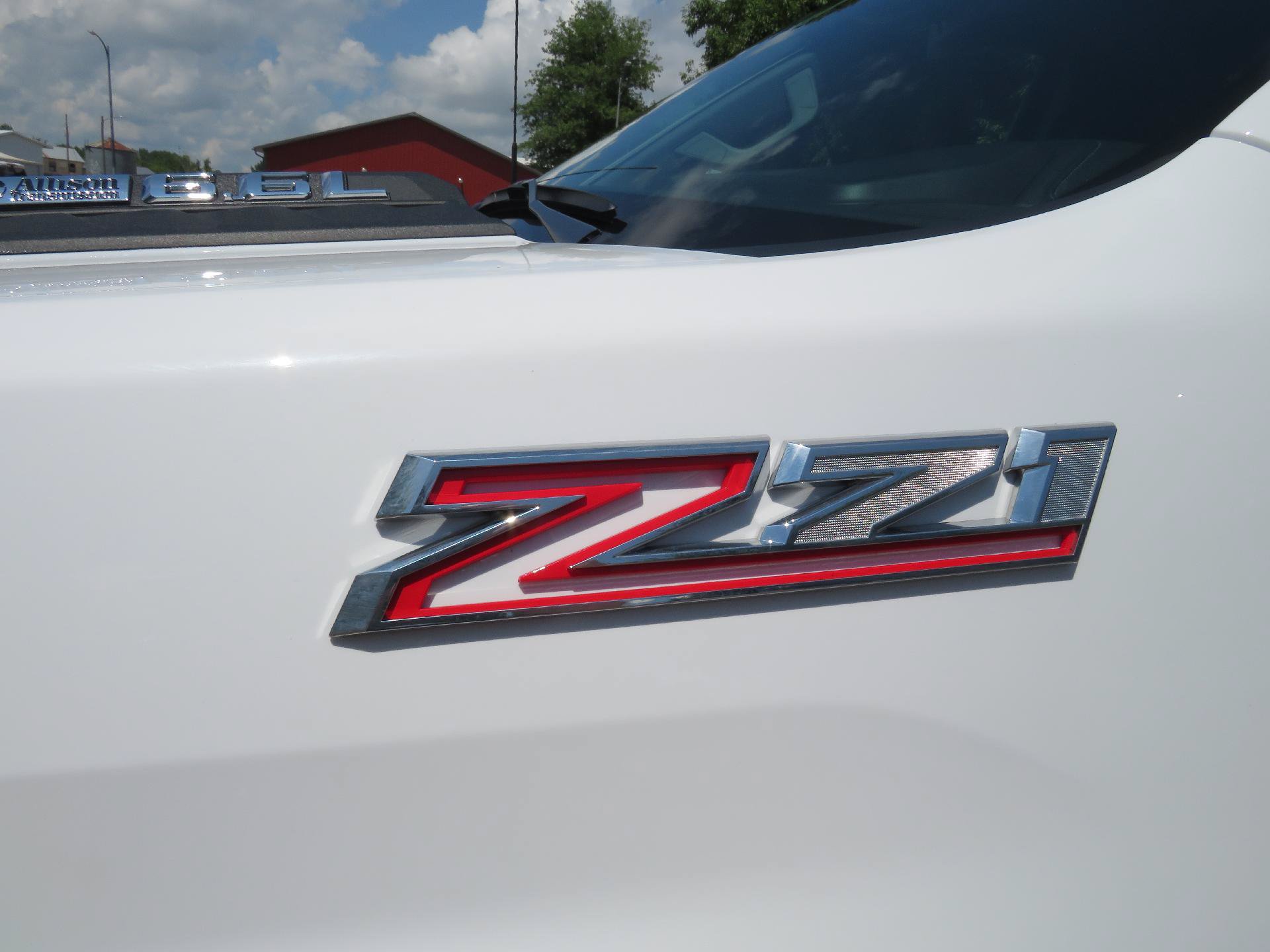 Used 2024 Chevrolet Silverado 2500 LTZ w/ LTZ Plus Package AWD/4WD image 2