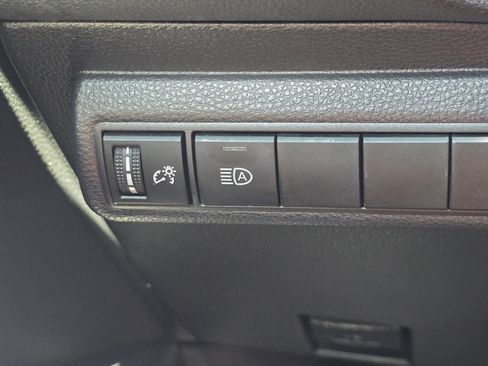 Used 2020 Toyota Corolla XSE FWD image 22