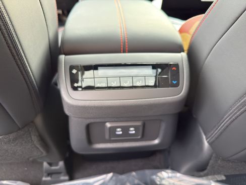 New 2026 Nissan Pathfinder Rock Creek w/ Rock Creek Premium Package AWD/4WD image 32