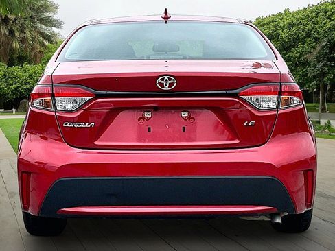 Used 2021 Toyota Corolla LE FWD image 3