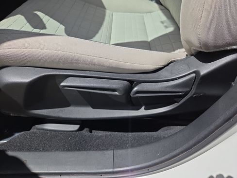 Used 2024 Honda HR-V LX image 14