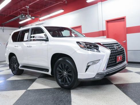 Used 2023 Lexus GX 460 Luxury w/ Sport Design Package image 2