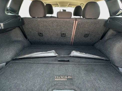 Used 2019 Nissan Rogue Sport S image 14