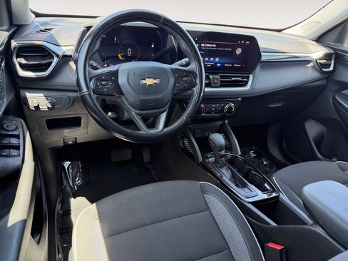 Used 2024 Chevrolet TrailBlazer LT w/ Driver Confidence Package FWD image 15