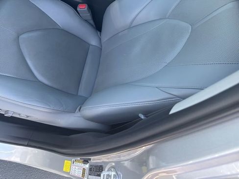 Used 2022 Toyota Highlander Limited image 12