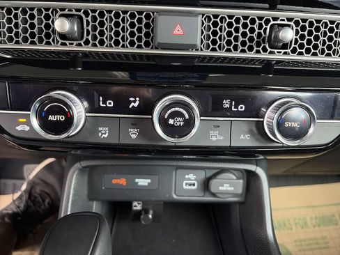 Used 2024 Honda Civic EX-L image 17
