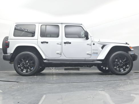 Used 2023 Jeep Wrangler Unlimited Sahara w/ Cold Weather Group AWD/4WD image 30