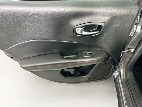 Used 2019 Jeep Compass Trailhawk image 23