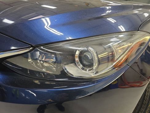 Used 2015 MAZDA MAZDA3 i Touring w/ Technology Package image 34