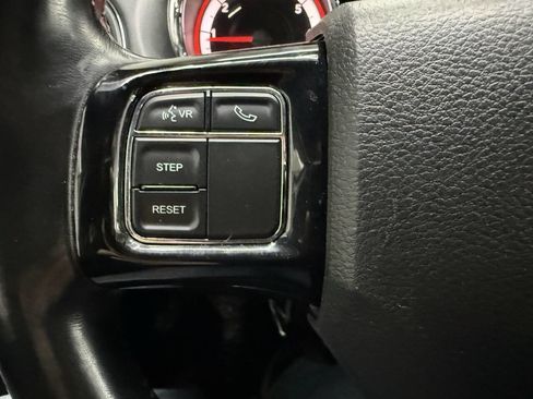 Used 2019 Dodge Grand Caravan SE FWD image 22