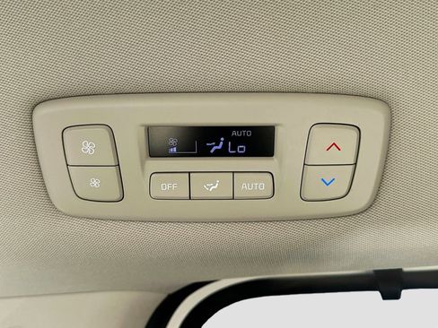 New 2026 Kia Carnival EX FWD image 25