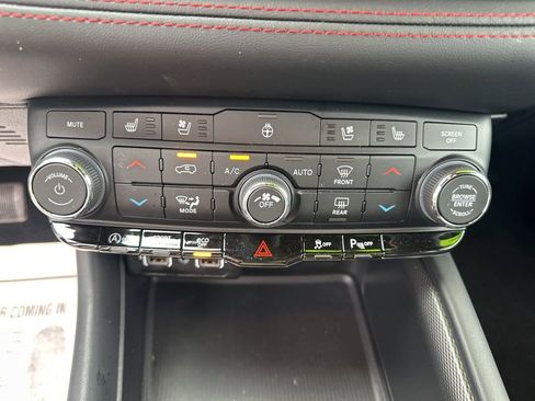 Used 2024 Dodge Durango GT AWD/4WD image 21