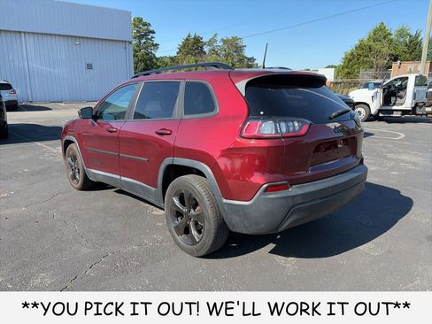 Used 2019 Jeep Cherokee Latitude Plus FWD image 3