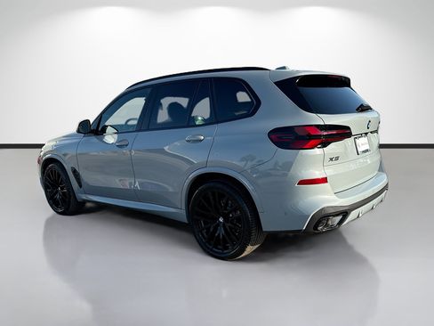 New 2026 BMW X5 xDrive40i w/ M Sport Package AWD/4WD image 5