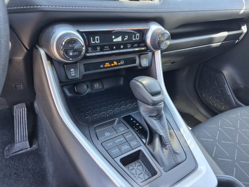 Certified 2025 Toyota RAV4 XLE AWD/4WD image 12