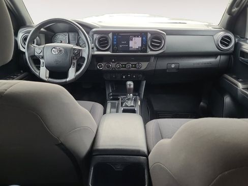 Used 2019 Toyota Tacoma TRD Sport AWD/4WD image 10
