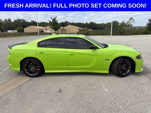 Used 2023 Dodge Charger R/T w/ Performance Handling Group RWD image 2