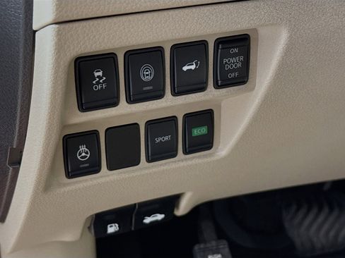 Used 2017 Nissan Rogue SL w/ SL Premium Package image 9