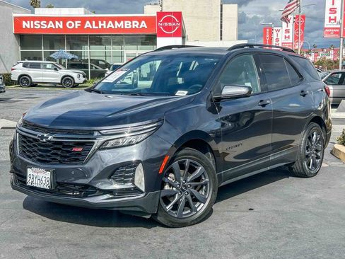 Used 2022 Chevrolet Equinox RS w/ LPO, Cargo Package FWD image 2