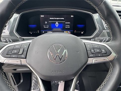 Certified 2022 Volkswagen Tiguan SE w/ Panoramic Sunroof Package image 15