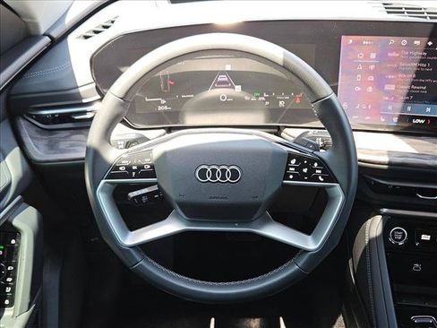 Used 2025 Audi Q5 Premium Plus w/ Premium Plus AWD/4WD image 14