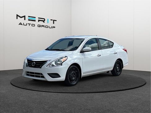 Used 2016 Nissan Versa SV FWD image 4