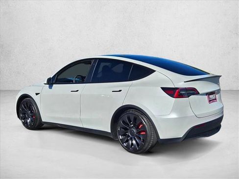 Used 2023 Tesla Model Y Performance image 8
